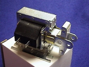 Neu im Karton Dormeyer 2005-M-1 120 Volt Magnetventil für Klappe Outdoor Holzofen - Bild 1 von 1