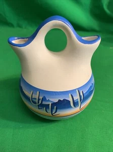 VINTAGE NATIVE AMERICAN POTTERY WEDDING VASE 4 1/2" Signed - Picture 1 of 7
