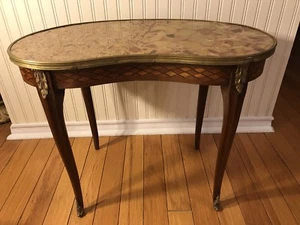 An Antique French Louis XV Kidney Table With Parquetry And Ormolu Bronze C. 1920 - Picture 1 of 12