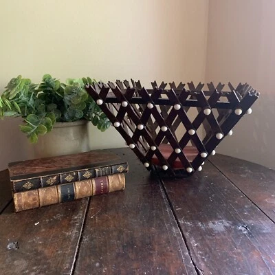 Antigua cesta de madera con botones de porcelana original Foto 1 de 4