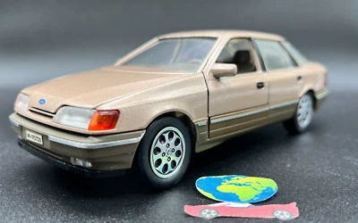 Schabak Ford Scorpio, automodello scala 1:24, vintage (1652) - Immagine 1 di 4