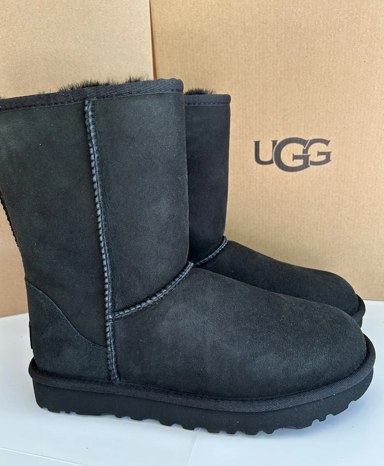 UGG 1016223 Classic Short II Size 9 Boots - Black