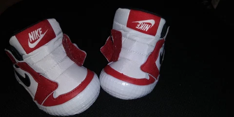 ONE OF A KIND! NO OTHER LIKE IT! Factory Flaw Air Jordan 1 Chicago Lost & Found Cover