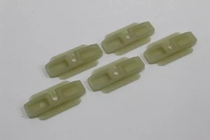 Audi A6 4A C4 Door Rubbing Strip Clips Pegs 5 New Genuine 443853909A - Picture 1 of 13