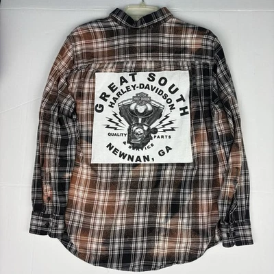Camisa Harley Davidson Newnan GA Adulto Grande Upcycled Xadrez de Flanela Desgastada - Imagem 1 de 4