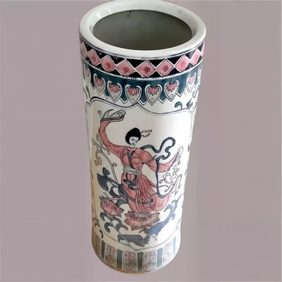 Jarrón vintage pintado a mano Famille Rose con soporte para paraguas - diseño de geisha y floral Foto 1 de 4