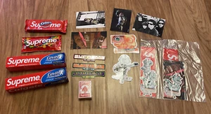 Supreme Lot & Zubehör Konvolut Kegel Spielkarten & Colgate und mehr - Bild 1 von 3