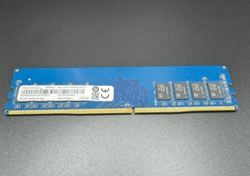 Memoria RAM Ramaxel 4 GB 1Rx8 PC4-2400T-UA2-11 01AG804 DDR4-2400 Foto 1 de 1