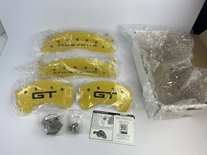 Juego de cubiertas de pinza de freno de disco MGP amarillas delanteras y traseras para Ford Mustang 2015-2022 - Imagen 1 de 6