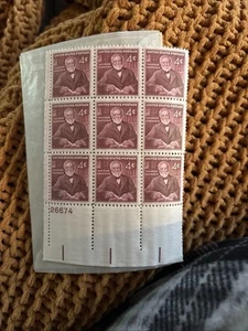 US STAMP 1960 4c Andrew Carnegie. - Picture 1 of 1