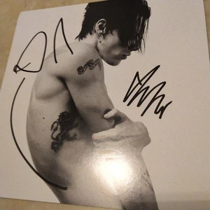 SIGNED Yungblud  - Idols promo picture autograph - Picture 1 of 2