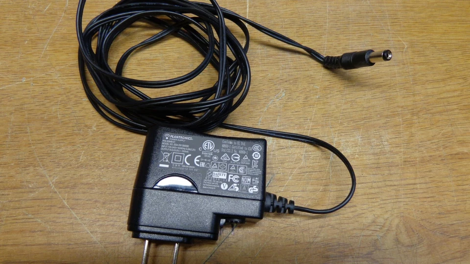 Plantronics AC Adapter 9.0V 500mA 83648-01 SSA-5W 090050 - Image 1 of 1