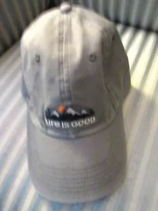 NEU MIT ETIKETT LIFE IS GOOD CHILL-KAPPE FÜR ERWACHSENE... "LIG MOUNTAIN PEAKS" AUF SCHIEFERGRAU (OSFA) - Bild 1 von 3