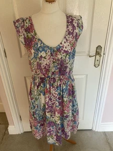 BEAUTIFUL FLORAL DRESS SIZE 14 COTTAGE CORE PRETTY COLOURS 100% COTTON VGC - Picture 1 of 8