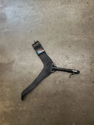 T.R.U. BALL Finger Trigger Release Bow Hunting and Archery - Image 1 of 3