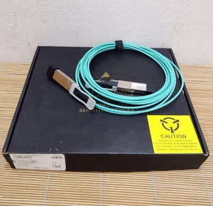 Cisco QSFP-100G-AOC5M 100GBASE QSFP 5m Active Optical Cable V01 Used in Box - Bild 1 von 1