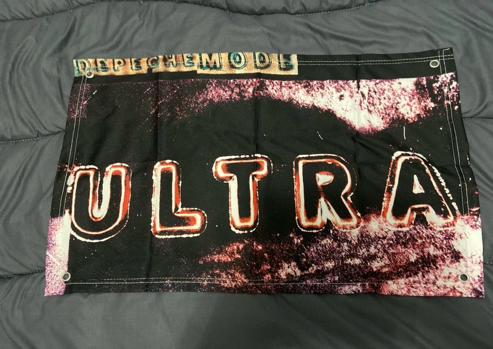 DRAPEAU FLAG DEPECHE MODE ULTRA 60 Cm X 40 Cm RARE COLLECTOR NEUF SOUS BLISTER - Photo 1/1