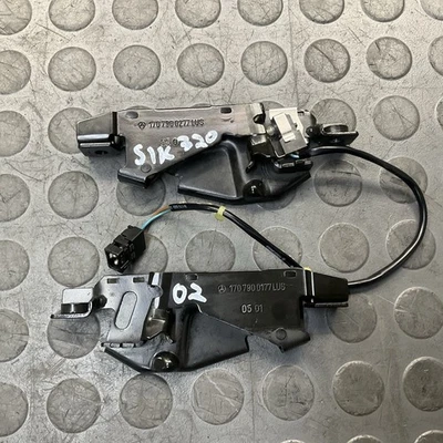 Juego de pares de pestillos superiores convertibles Mercedes Benz SLK 320 1998-2004 FABRICANTE DE EQUIPOS ORIGINALES Foto 1 de 4