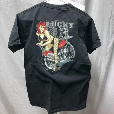 Camiseta Lucky 13 pequeña unisex.  Talla adulto Foto 1 de 3
