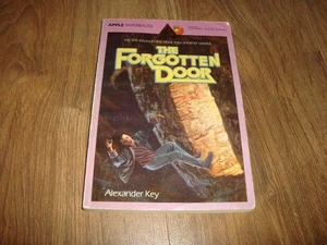 Vintage The Forgotten Door Apple Paperbacks Book 1965 By Alexander Key - Bild 1 von 3