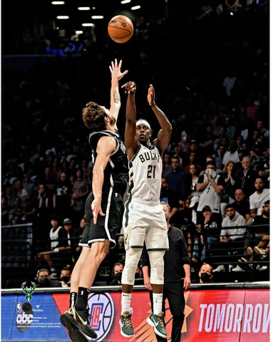 Jrue Holiday Bucks UnSigned 2021 Conference Semi-Finals 3-Point Shot Photo Cover