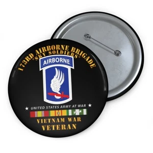 Botones Pin - 173rd Airborne Bde - Sky Soldiers - Veterinario de la Guerra de Vietnam - Corto V - Imagen 1 de 2
