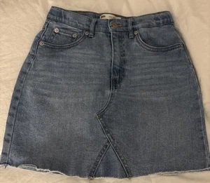 Levis High Rise Jean Skirt Girls Size 14 Reg Blue Denim Fray - Picture 1 of 9