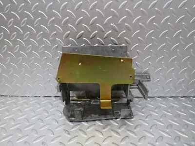 Soporte de bandeja de unidad de control del motor Mercedes-Benz W124 280E 1245404973 Foto 1 de 4