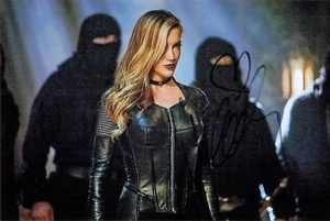 Katie Cassidy ARROW UH foto dell'autografo originale #91 - Foto 1 di 1