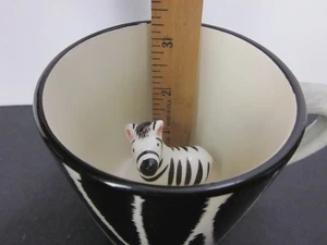 Zebra Überraschung innen Becher schwarz weiß handbemalt in Thailand Peek-a-Boo süß - Bild 1 von 7