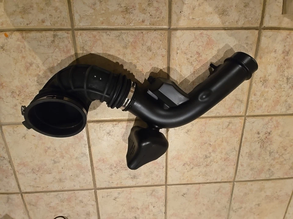 NOVO OEM 2014-2021 Ram 1500/2500/3500 Promaster duto de ar limpo Mopar - 68190498AB - Imagem 1 de 4