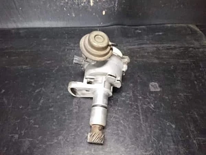 SUZUKI Carry 1994 V-DC51T Ignition Distributor 3310051X50 [Used] [PA93483626] - Picture 1 of 2