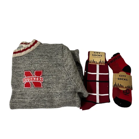 Renu Bruzer Womens Sweater Nebraska Huskers Size L and Two NEW NEBRASKA socks Cover