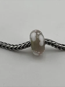 Authentic Trollbeads White Footprint On Multicolor Background Unique Bead #154 - Picture 1 of 5