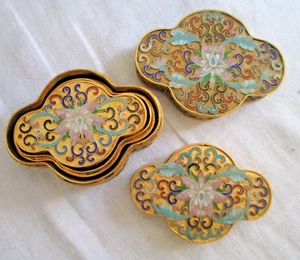 Cajas de anidación chinas de cuatro hojas esmaltadas en bronce dorado - Imagen 1 de 9