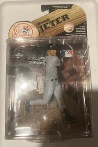 Derek Jeter MLB NY Yankees McFarlane Sportspicks Series 24 Wave 1 Action Figure - Picture 1 of 2
