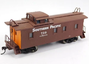 HO SP Southern Pacific C-30-1 Wood Caboose NIB NOS # 932-7607 - Picture 1 of 3