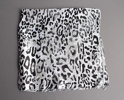 Negro Gris Guepardo Satinado Tacto Sedoso Cuadrado Bufanda Envoltura Pañuelo Corbata Pañuelo Foto 1 de 3