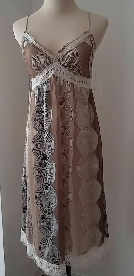 Vestido Poleci Nuevo con Etiquetas Minorista $215.00 Marrón Cintura Imperio Crochet Encaje Forrado Talla 6 Foto 1 de 4