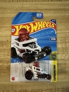 2025 Hot Wheels Skull Shaker White - Picture 1 of 3