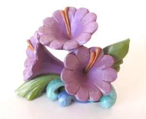 Handgeschnitzte JS Blumen Figur Harz lila Trompete Blumen & Blätter Vintage AZ37 - Bild 1 von 10