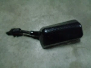 M9831 - SPECCHIETTO RETROVISORE PER MOTO SCOOTER CARBON LOOK - FINTO CARBONIO - Imagen 1 de 3