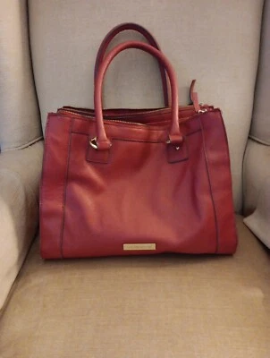 Bolso rojo de imitación de cuero Liz Claiborne Foto 1 de 4