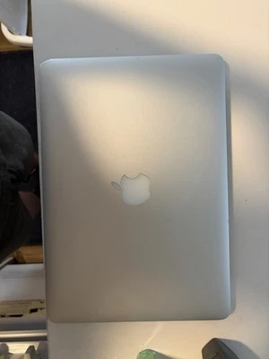 Apple MacBook Pro Retina 13" Mid 2014 128gb HD 2.6ghz Intel Core I5 8gb w/ charg - Image 1 of 4