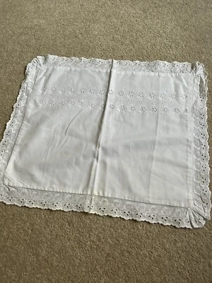 Funda de almohada de bebé vintage bordada inglesa Foto 1 de 3