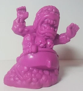Monstruo en mi bolsillo años 90 Baba Yaga serie 1 #18 ¡Raro púrpura neón!! - Imagen 1 de 5