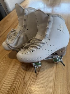 Circle Eiskunstlauf Schlittschuhe Edea Suono 255 mit Roll Line Giotto Plate - Bild 1 von 6