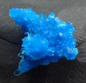 AMAZING PENTAGONITE CRYSTALS FORMATION MINERALS SPECIMENS - Picture 1 of 4