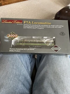 PROTO 2000 LIMITED EDITION F7A READING (A Unit) With Sound &DCC - 920-4068 - NIB - Picture 1 of 4