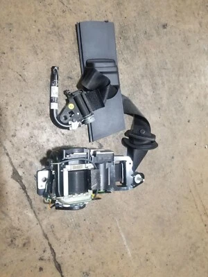 Cinturón de seguridad del pasajero delantero derecho Mercedes Benz C300 W205 2014-2018 OEM #56 Foto 1 de 4